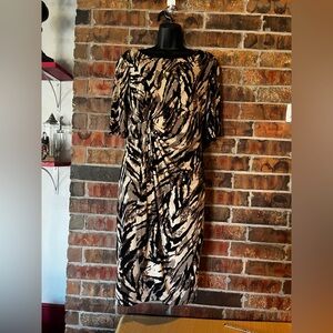 Connected Apparel Women’s Black Animal Print Short Sleeve Dress Size:10